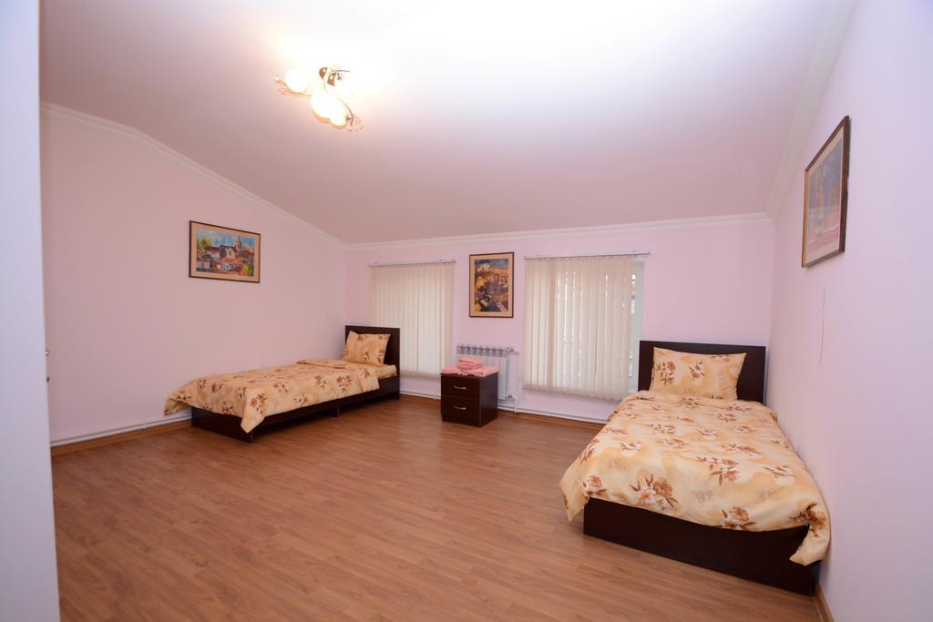 Bonjour Guest House Erevan Exterior foto